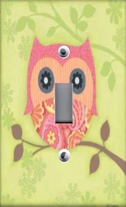 Placa de interruptor de luz y cubiertas de salida Miss Owl - rosa sobre hoja verde y marrón - Imagen 1 de 26