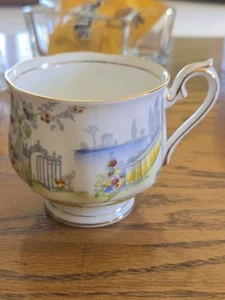 Royal Albert ROSEDALE Gartentor Floral Tasse Teetasse handbemalt Vintage - Bild 1 von 4