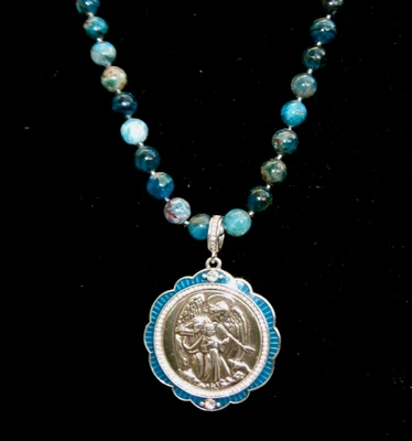 Collar medallón ángel protección arte y alma Brighton nuevo con etiquetas $168 Foto 1 de 4