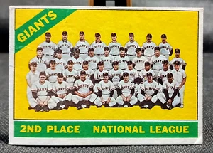 1966 Topps #19 San Francisco Giants LOW GRADE (filler) * Willie Mays - Bild 1 von 5