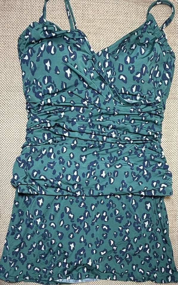 Traje de baño Garnet Hill 2 piezas verde azulado leopardo acanalado Tankini 12 falda de baño 10 Foto 1 de 4