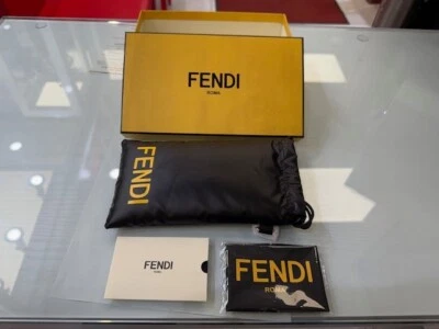 NUEVO Fendi Roma Gafas de sol Anteojos Caja Negro Estuche Suave Bolsa Tela Auténtico Foto 1 de 4