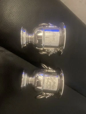 Urna/portavelas pequeña enchapada en plata Viners of Sheffield Foto 1 de 4