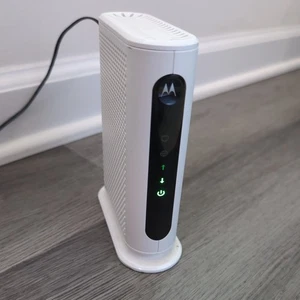 Motorola 16X4 Cable Modem Model MB7420, 686 Mbps - Picture 1 of 2