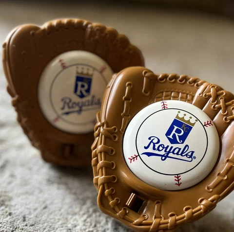 Vintage Kansas City BASEBALL GLOVE NIGHT LIGHT . Set of 2 Cover