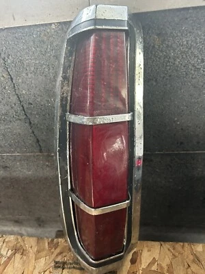 Ford Ranch Wagon 1969 1970, luz trasera lateral del conductor Country Squire D0AB-13441 Foto 1 de 4