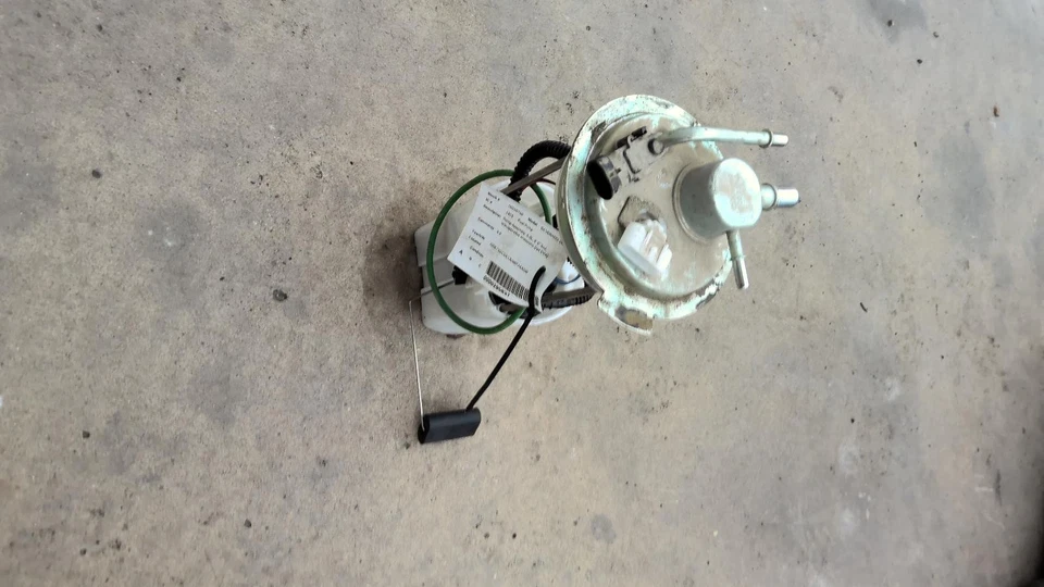 Used Fuel Pump fits: 2006 Chevrolet Silverado 1500 pickup Pump Assembly classic - Изображение 1 из 4