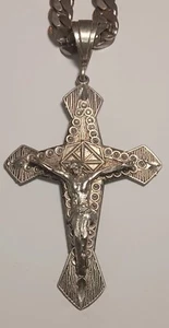 Vintage Sterling Silver Jesus Bearing The Cross Necklace Pendant 22" 1/2 Long - Picture 1 of 5
