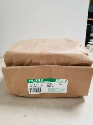 Papel Fujifilm Fujicolor 6" x 610' Brillante (531-385) Foto 1 de 4