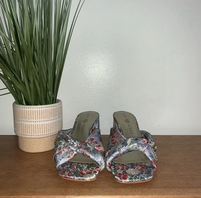 Katy Perry Colecciones Azul Floral Mules Nuevo con Caja Talla 9.5 Bloque Tacones Dedos Abiertos Foto 1 de 4