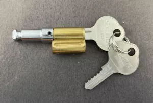 Cilindros para Sésamo 5 Pin Grillete Oculto Puck Candados con 2 Llaves cada uno. - Imagen 1 de 1