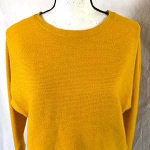 Pretty T Tahari Sweater Goldenrod Cropped Knit Sweater Size Petite Small in EUC - Picture 1 of 9