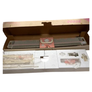 Silver Reed LK-100 Strickmaschine rosa gebraucht in super Zustand - Bild 1 von 9