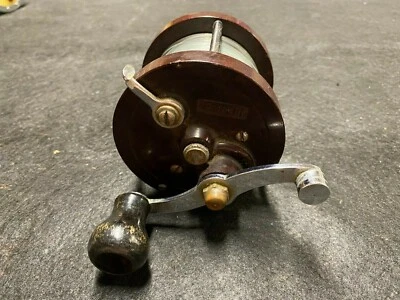 Carrete de pesca vintage Abbey & Imbrie Sea Bright Bait Cast Surf baquelita Foto 1 de 4