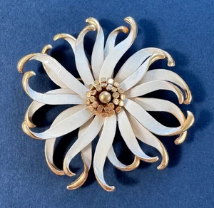 VINTAGE MONET GOLD WEISSE EMAILLE BLUME BROSCHE GRÖSSER BEEINDRUCKEND 2,75" - Bild 1 von 5