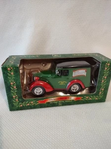 New Ertl Collectible John Deere 1938 Bantam Panel Van Bank 2000 Die Cast - Picture 1 of 8