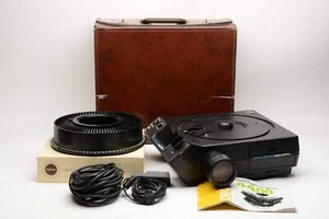 Kodak Carousel 4400 35mm slide projector, Zoom lens, 140 tray, remote, bulb, Tes - Picture 1 of 8