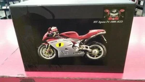 Minichamps 1/12 Mv Agusta F4 1000 Ago Plata/Rojo Moto 122 121720 con Caja - Imagen 1 de 7