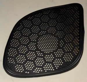 76000453 HARLEY-DAVIDSON 2015-2023 FLTR RIGHT FRONT STOCK SPEAKER GRILL OEM - Picture 1 of 1