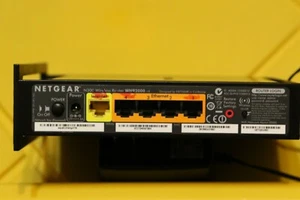 Netgear N300 Wireless Router WNR 2000v.4 / 2.4GHz Wi-Fi band 5 fast Ethernet - Picture 1 of 4