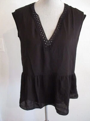 NUEVO CON ETIQUETAS BLUSA/TOP MAX STUDIO XS NEGRA SIN MANGAS CUELLO EN V SEMI TRANSPARENTE PRECIO DE VENTA SUGERIDO POR EL FABRICANTE 88,00 $ Foto 1 de 4