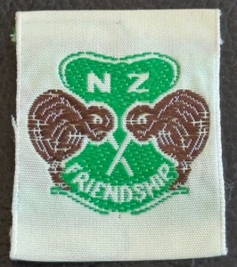 New Zealand Boy Scouts "Friendship" Kiwi Fabric Patch/Tag - Picture 1 of 3