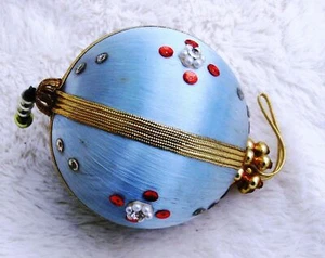 Handgefertigter Weihnachtsschmuck im viktorianischen Stil blau Satin mit Perlen - Bild 1 von 2