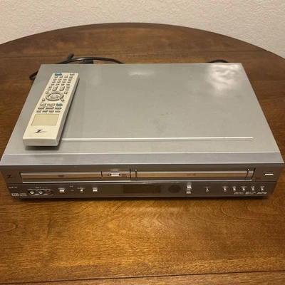 Zenith XBV342 DVD (sin trabajo) VCR (funciona) Combo Reproductor VHS Grabadora con controlador Foto 1 de 4