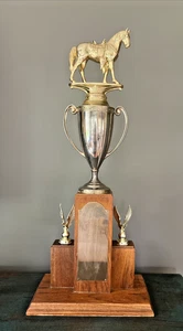De colección. Trofeo Miss Rodeo North Dakota 1960/Ellen Trotters 27" de alto - Imagen 1 de 21