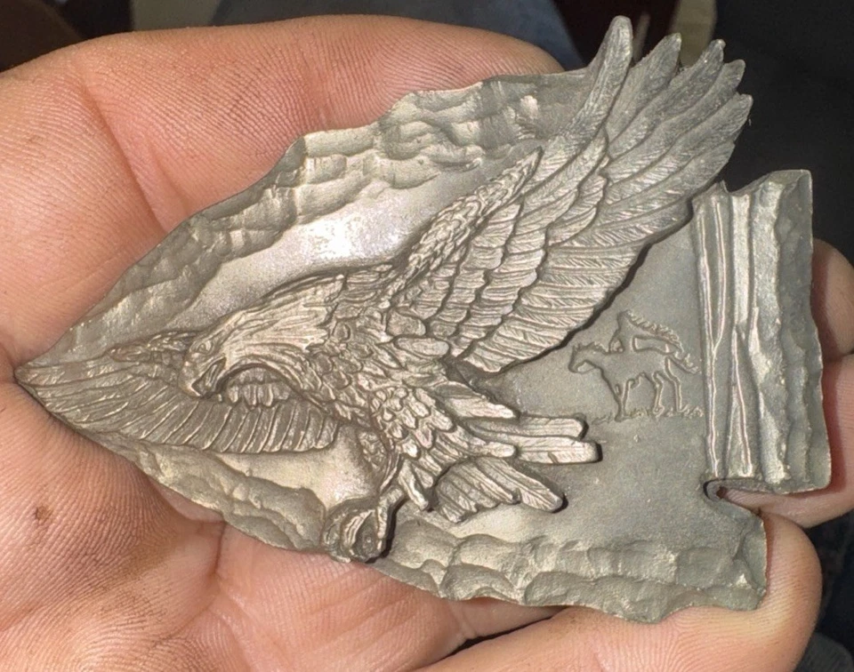 SISKIYOU Buckle Co 1988 Western Arrowhead Eagle Metal Pewter Belt Buckle Z80 USA - Image 1 of 4