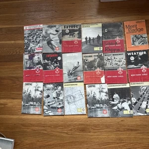 Lot Of 40 Boy Scouts of America Merit Badge Series Books Scout Pamphlets 40 - Picture 1 of 7
