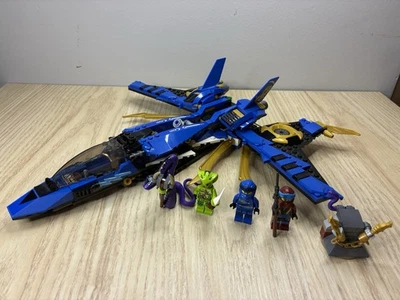 Lego Ninjago Legacy Jay's Storm Fighter 70668 con minifiguras Foto 1 de 4