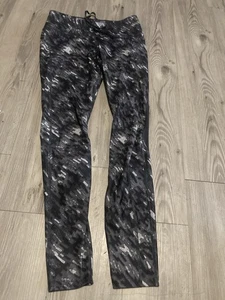 Size Medium Nike Dri Fit Patterned Leggings - Picture 1 of 3