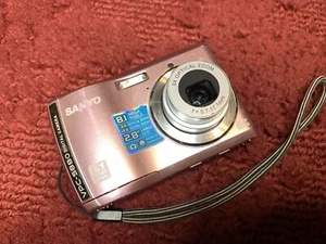 Sanyo Pink VPC-S880 8.1 Megapixel Digital Camera CCD Tested Working - Picture 1 of 20
