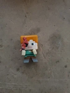 Minecraft Mini Figure TNT Series 25 Alex w/ Parrot - Picture 1 of 2