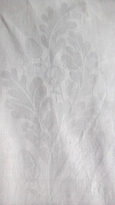 VINTAGE Crisp White Linen Tablecloth with Acorn/Foliage Pattern 130 x 180 cm - Image 1 of 3
