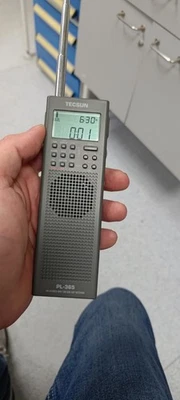 Tecsun PL-365 Handheld Portable Radio - Image 1 of 4