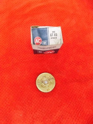 Nuevo de Lote Antiguo 1973 1974 Chevrolet Monte Carlo Chevelle Elcamino Impala AC Tapa de Gas Foto 1 de 3