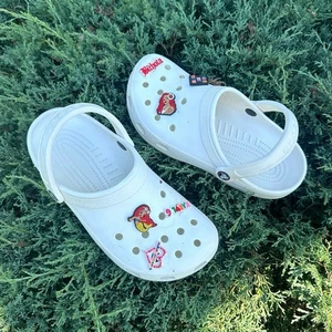 Crocs Unisex Adult Classic Clogs With Charms Size M6 W8 White - Picture 1 of 11