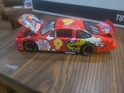 Ford Taurus 1998 Lake Speed #9 Cartoon Network escala 1:24 Stock Car Foto 1 de 4