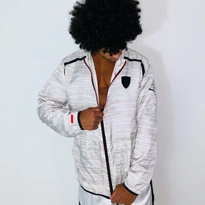 PUMA Ferrari Vintage Super Windbreaker Jacket White Red Nylon Glanz - Picture 1 of 7