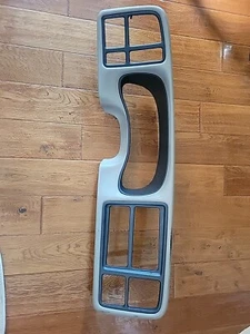 GM OEM Cluster Dash Trim Radio Bezel 99-02 SILVERADO SIERRA - Beige 15731974 - Picture 1 of 11