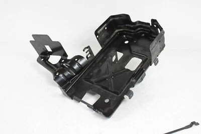 2016-2022 Chevrolet Malibu OEM BATTERY TRAY HOLDER BRACKET SUPPORT 84015980 Foto 1 de 4