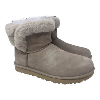 Minibota UGG para mujer Saniya de gamuza para compartir 1153512 color topo talla 10 Foto 1 de 4