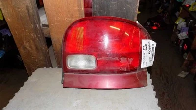 Luz trasera derecha pasajero 4 puertas compatible con 95-01 FIREFLY 43889 Foto 1 de 2