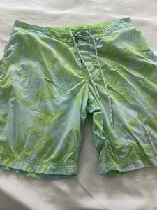 Men’s Lilly Pulitzer Surfer Trunk Swim Sz 34 Lime Green Blue Preppy 8” Inseam - Picture 1 of 8