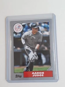 2022 TOPPS ARCHIVES AARON JUDICE 1987 DESIGN BORDO ARGENTO SP#83/99-AL MVP-#250 - Foto 1 di 2