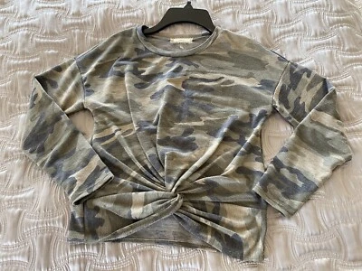 Camiseta Top Para Niñas Manga Larga Nudo Delantero - Soprano Camuflaje L (14) Foto 1 de 4