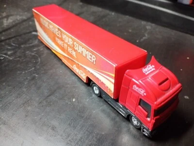 Modellino camion tir truck COCA COLA music makes summer rimorchio die-cast A2 - Immagine 1 di 4