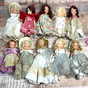 Vintage Nancy Ann Bilderbuch Puppen Sammlung 10 Stück alle Original Outfits & AC - Bild 1 von 2